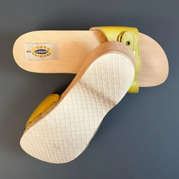 ​NWOT, VINTAGE DR. SCHOLL'S ORIGINAL LIME GREEN WOOD CLOGS. SIZE: 3 - KID/YOUTH. - Picture 3 of 4